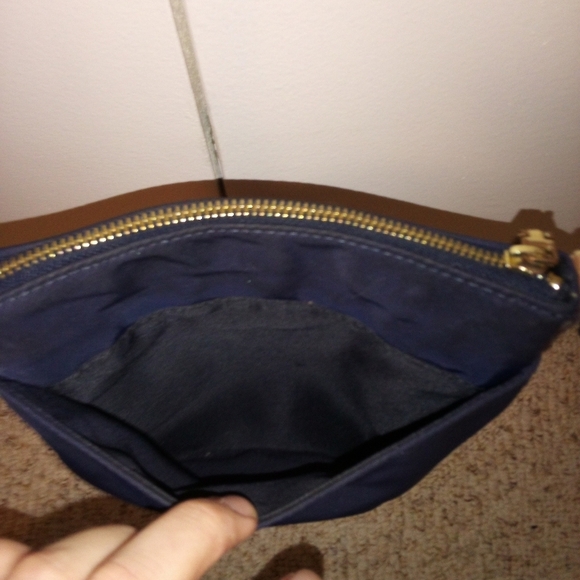 Tommy Hilfiger Julia flat crossbody bag - Picture 8 of 13